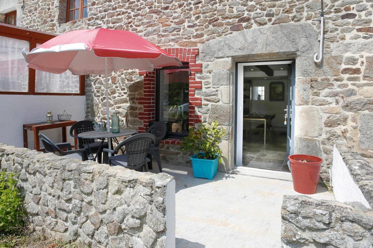 La Quinardais - Charmante Maison Avec Terrasse Saint-Samson-sur-Rance Exterior foto